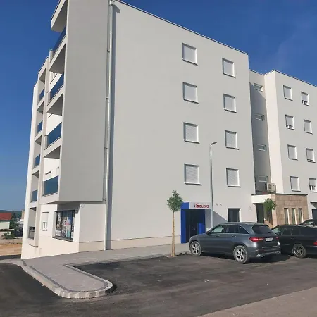 Apartment San *